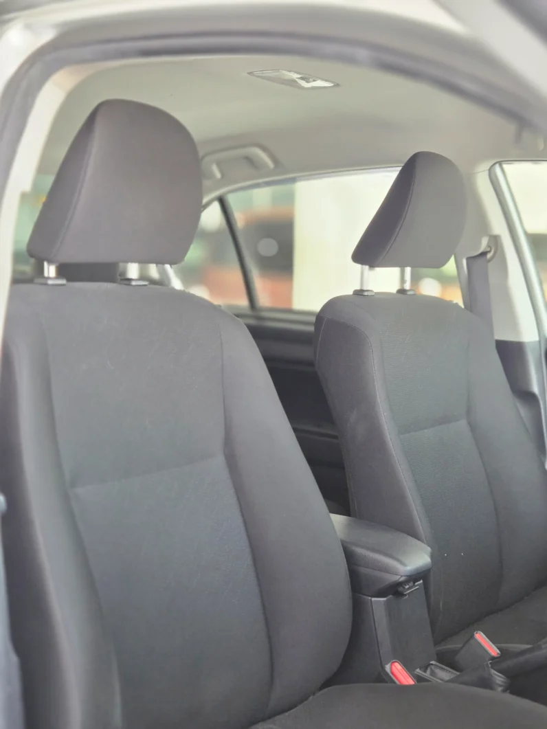 
								Toyota Corolla Axio 2019 Non Hybrid full									