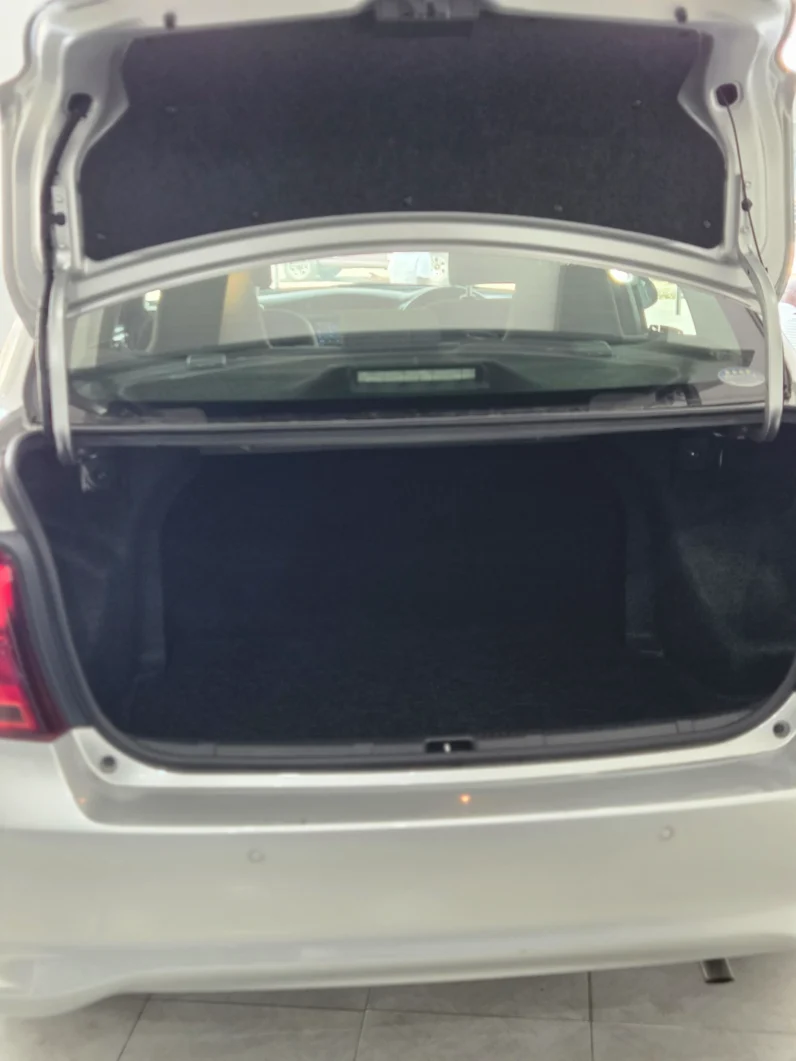 
								Toyota Corolla Axio 2019 Non Hybrid full									