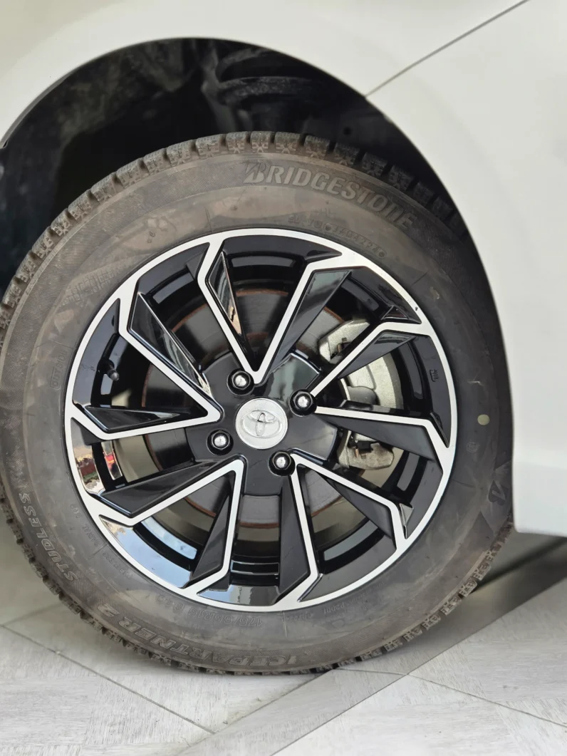
								Toyota Corolla Axio 2019 Non Hybrid full									