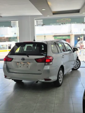 Toyota Corolla Fielder Hybrid 2018