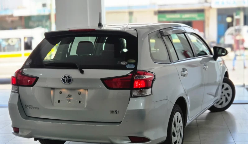 
								Toyota Corolla Fielder Hybrid 2018 full									