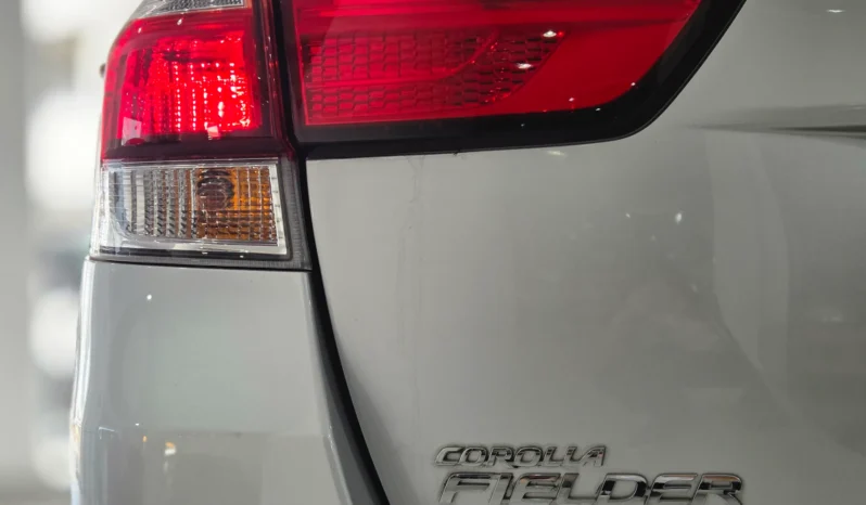 
								Toyota Corolla Fielder Hybrid 2018 full									