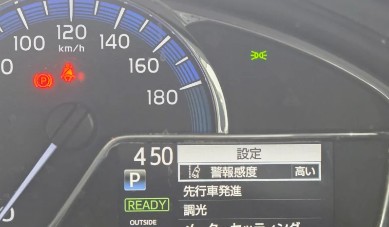 
								Toyota Corolla Fielder Hybrid 2018 full									