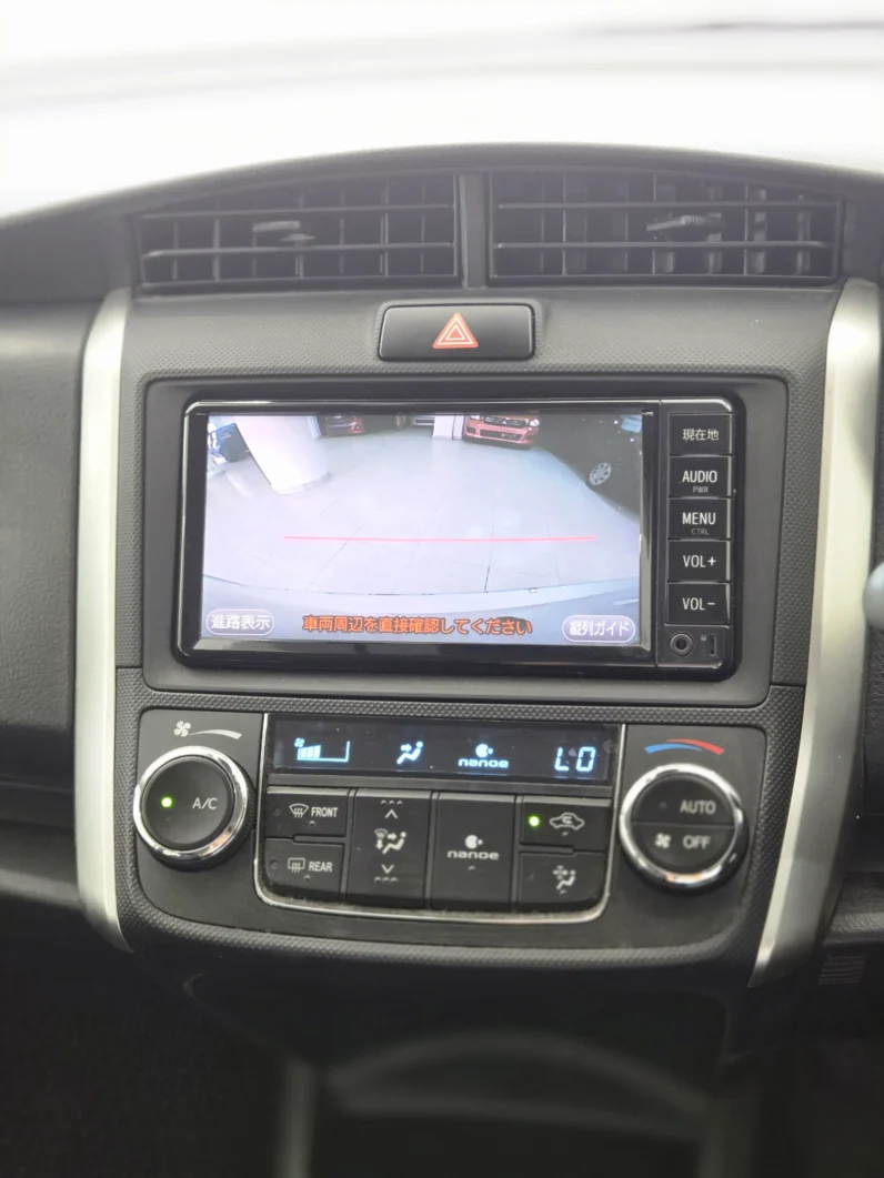 
								Toyota Corolla Fielder Hybrid 2018 full									