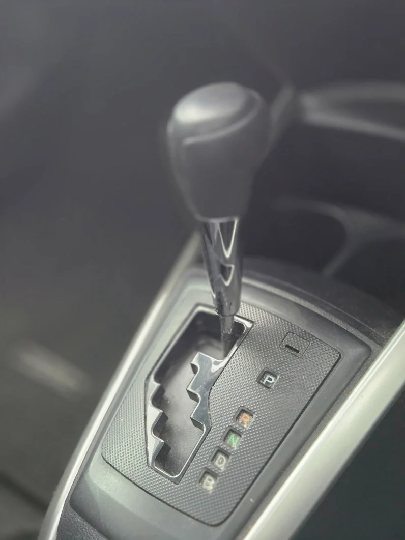 
								Toyota Corolla Fielder Hybrid 2018 full									