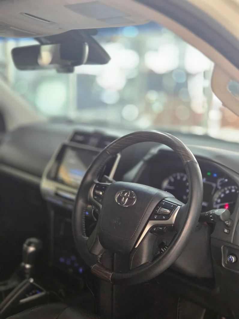 
								Toyota Land Cruiser Prado 2020 Petrol TX-L 70th Anniversary Black Edition full									