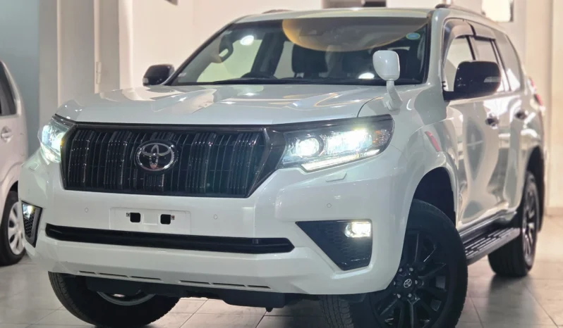
								Toyota Land Cruiser Prado 2020 Petrol TX-L 70th Anniversary Black Edition full									