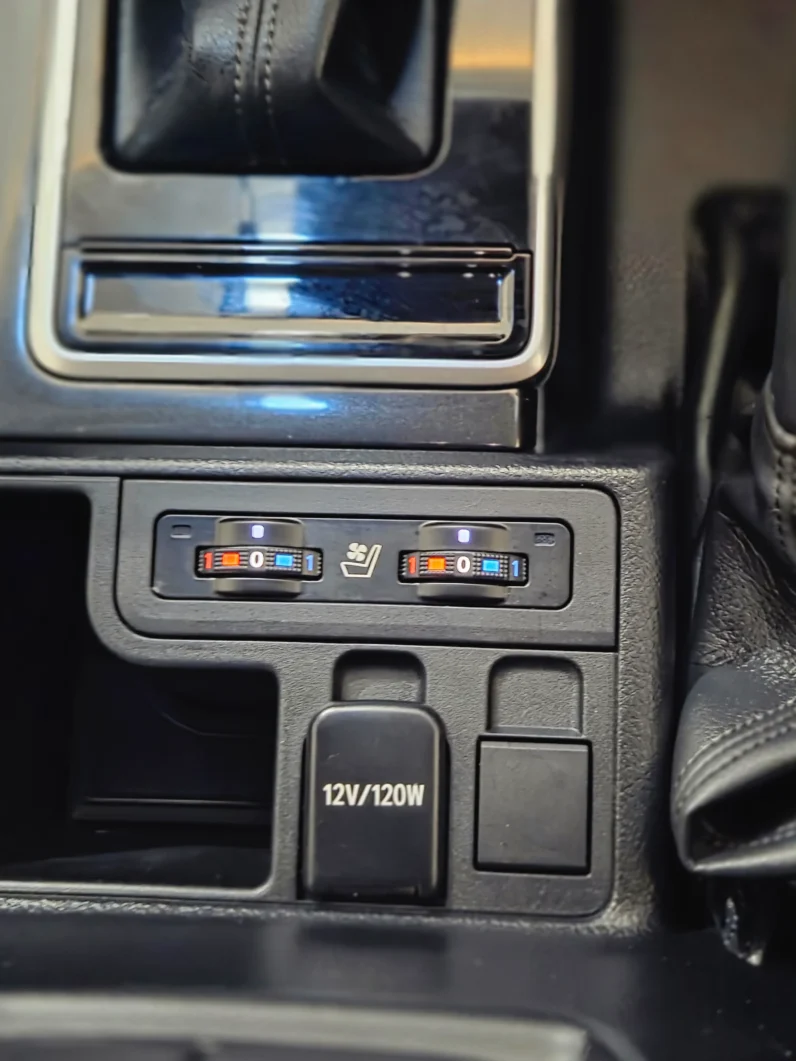 
								Toyota Land Cruiser Prado 2020 Petrol TX-L 70th Anniversary Black Edition full									