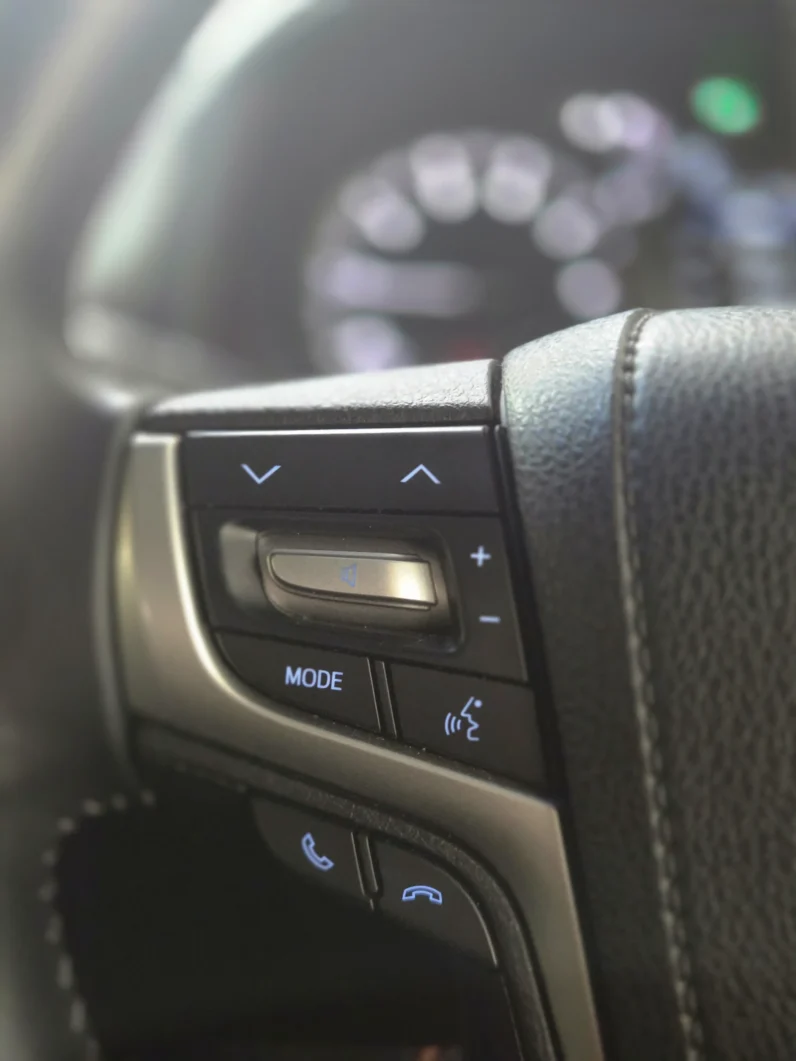 
								Toyota Land Cruiser Prado 2020 Petrol TX-L 70th Anniversary Black Edition full									