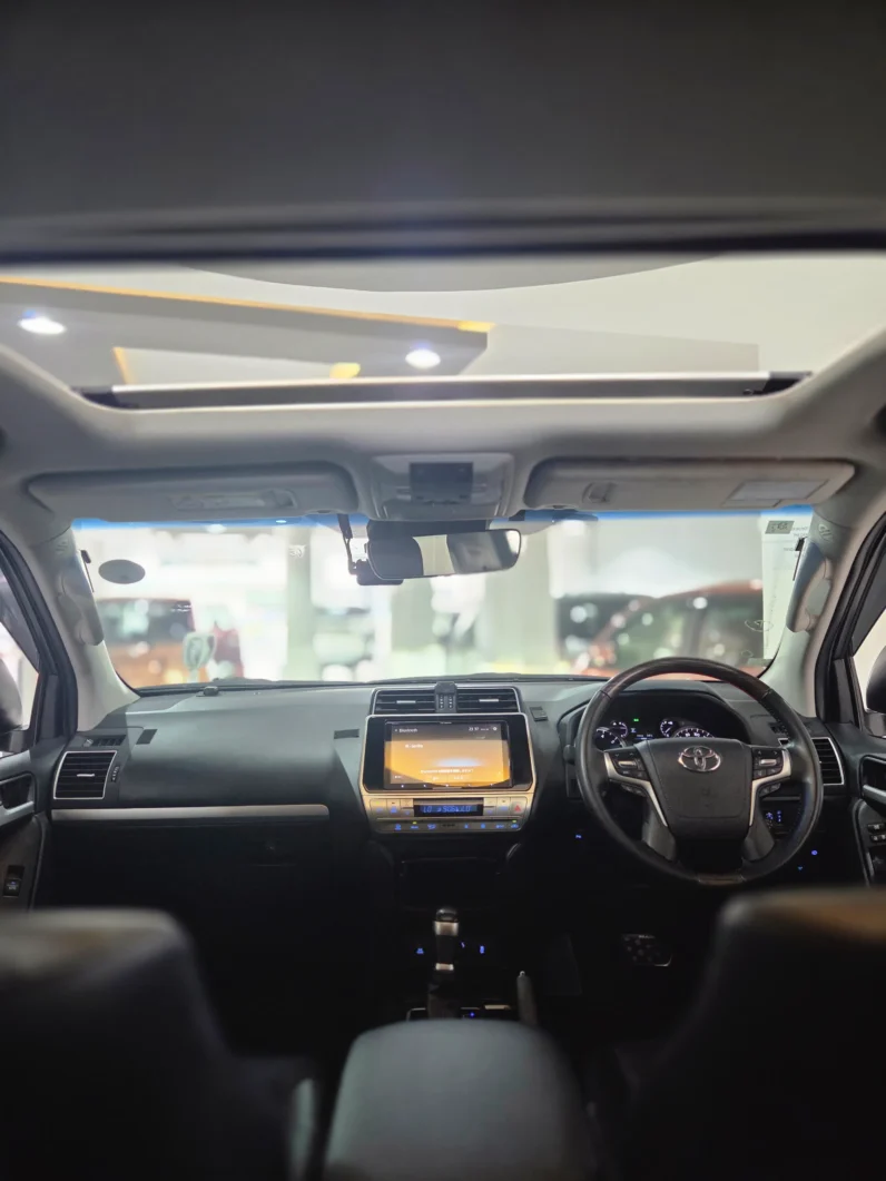 
								Toyota Land Cruiser Prado 2020 Petrol TX-L 70th Anniversary Black Edition full									