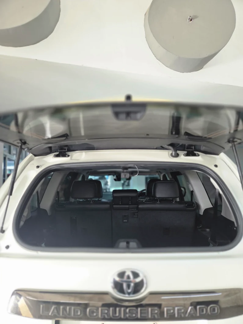 
								Toyota Land Cruiser Prado 2020 Petrol TX-L 70th Anniversary Black Edition full									