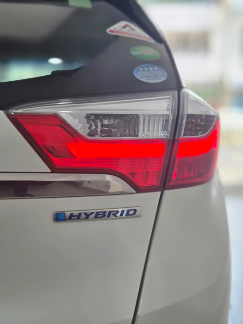 
								Honda Shuttle Hybrid 2018 full									