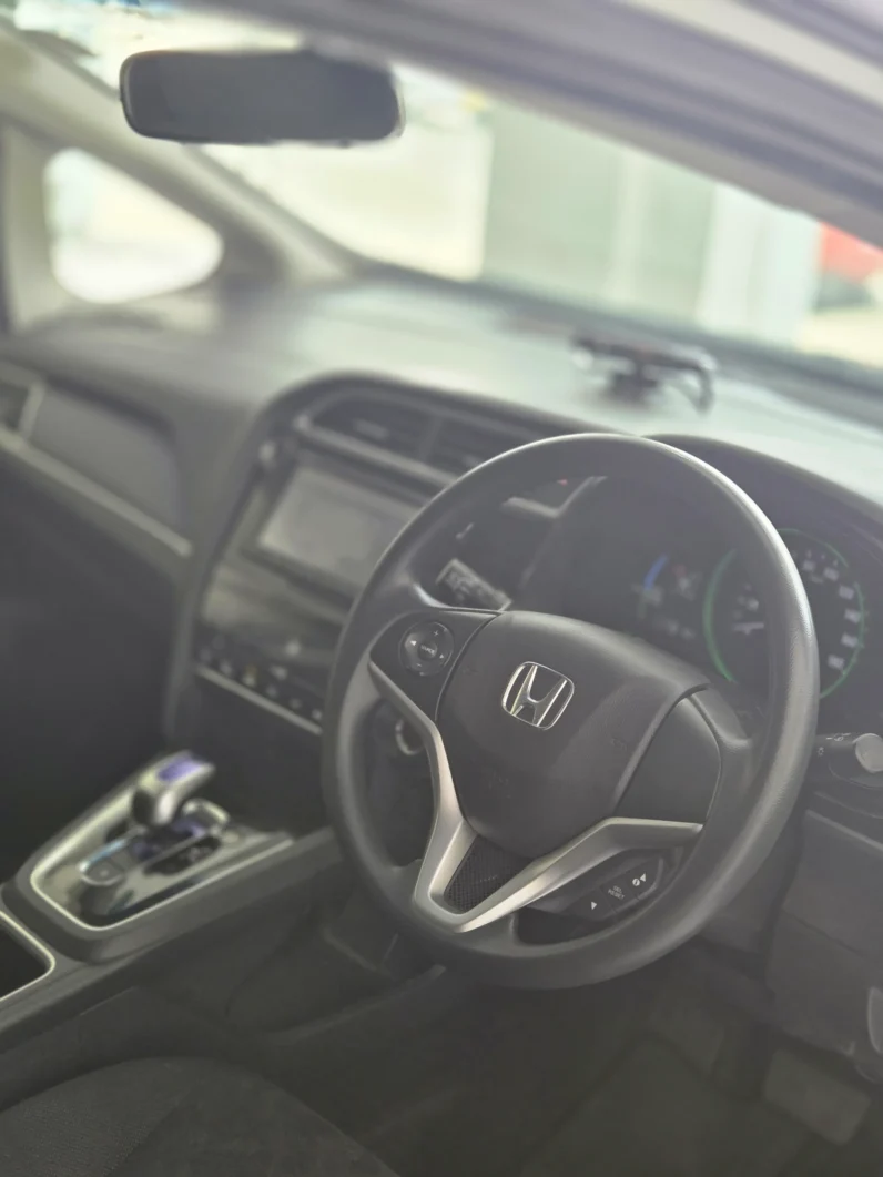 
								Honda Shuttle Hybrid 2018 full									