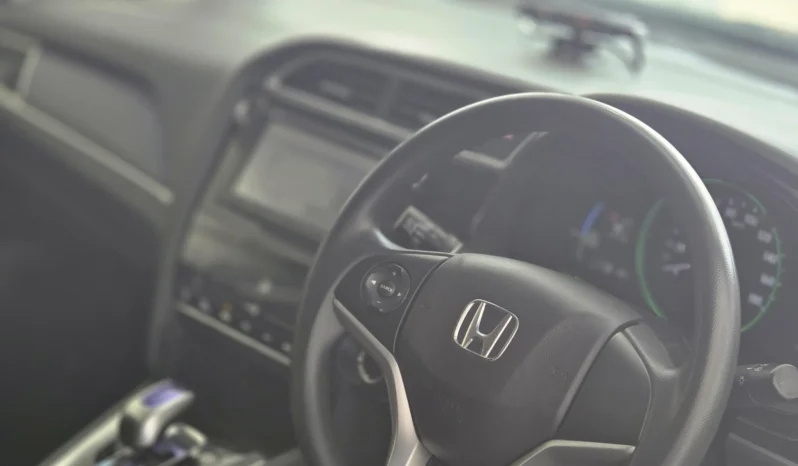 
								Honda Shuttle Hybrid 2018 full									