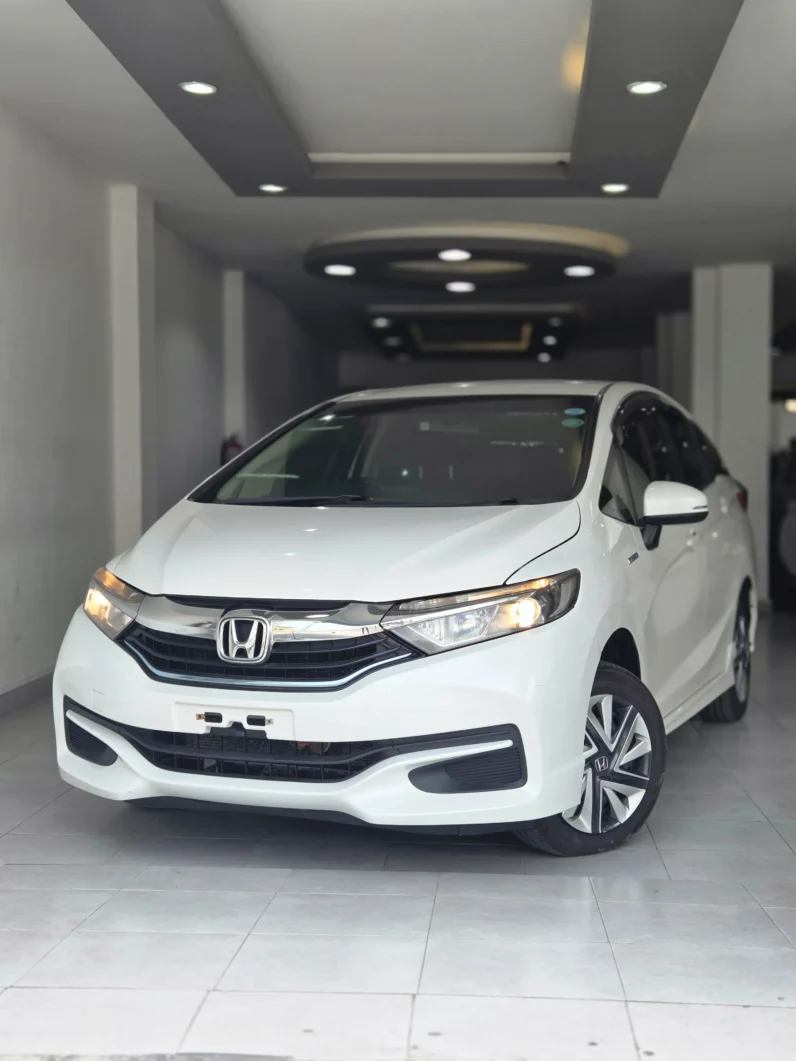
								Honda Shuttle Hybrid 2018 full									