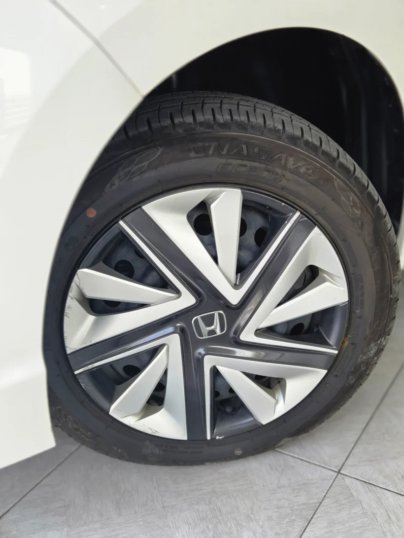 
								Honda Shuttle Hybrid 2018 full									