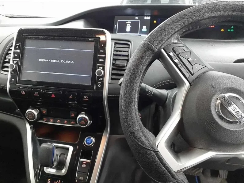 
								Nissan Serena E-Power 2019 Highway Star full									