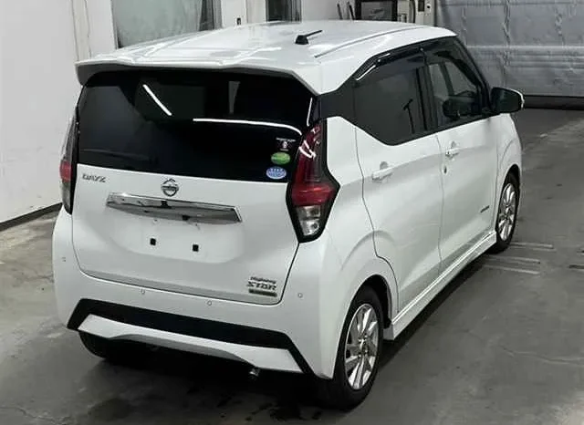 
								Nissan Dayz Highway Star 2020 S-Hybrid full									