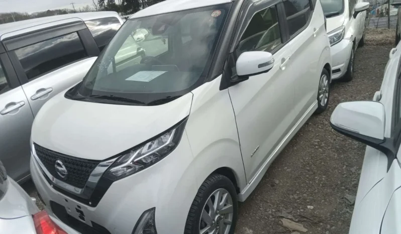 
								Nissan Dayz Highway Star 2020 S-Hybrid full									