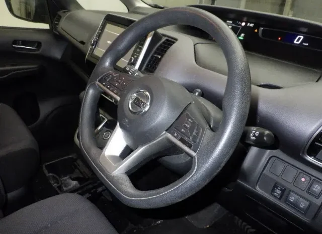 
								Nissan Serena S-Hybrid 2019 X V-Selection full									