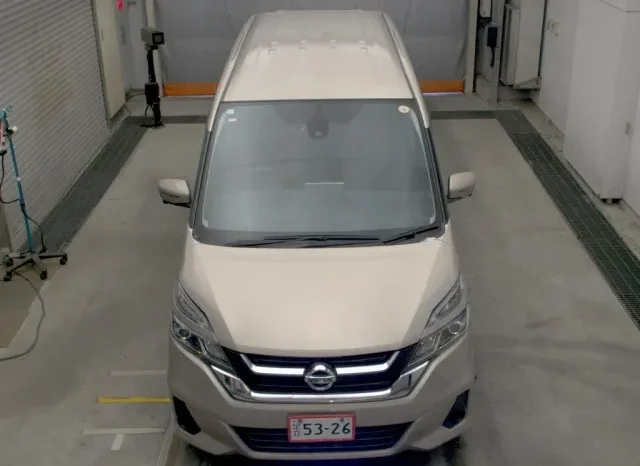 
								Nissan Serena S-Hybrid 2019 X V-Selection full									