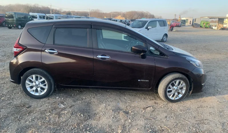
								Nissan Note E-Power 2020 full									