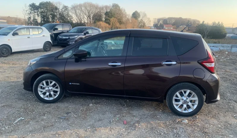 
								Nissan Note E-Power 2020 full									