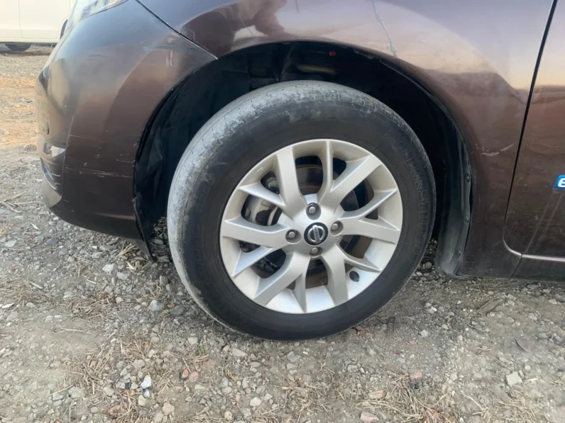 
								Nissan Note E-Power 2020 full									