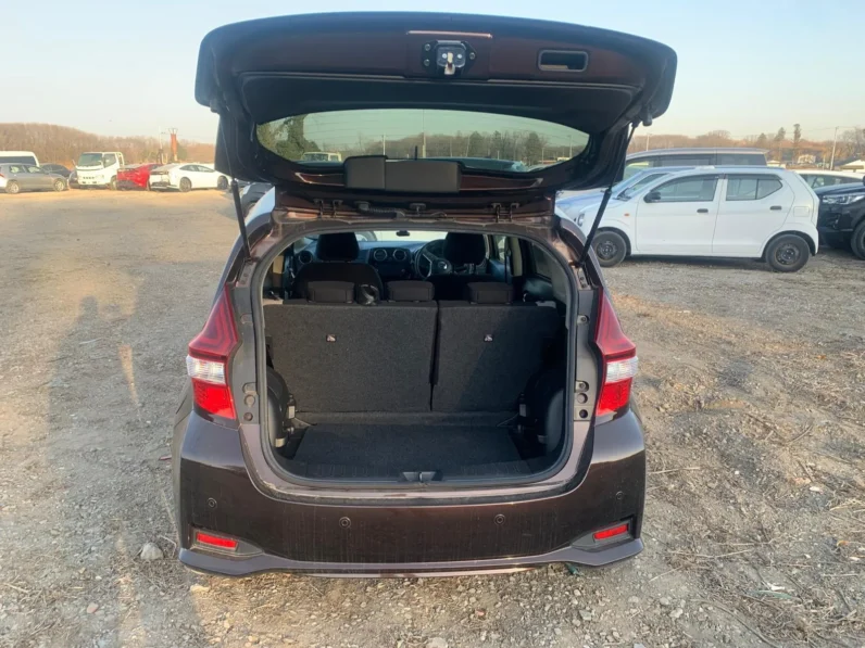 
								Nissan Note E-Power 2020 full									