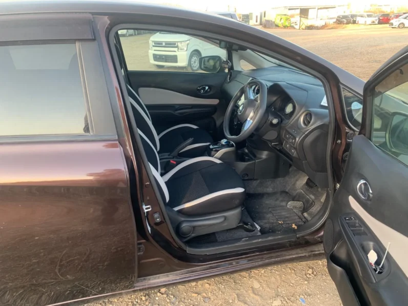 
								Nissan Note E-Power 2020 full									