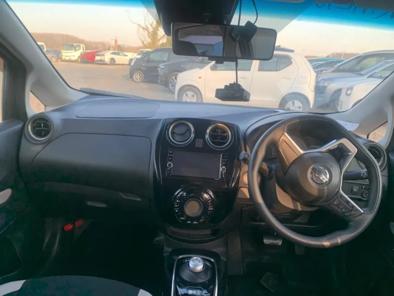 
								Nissan Note E-Power 2020 full									