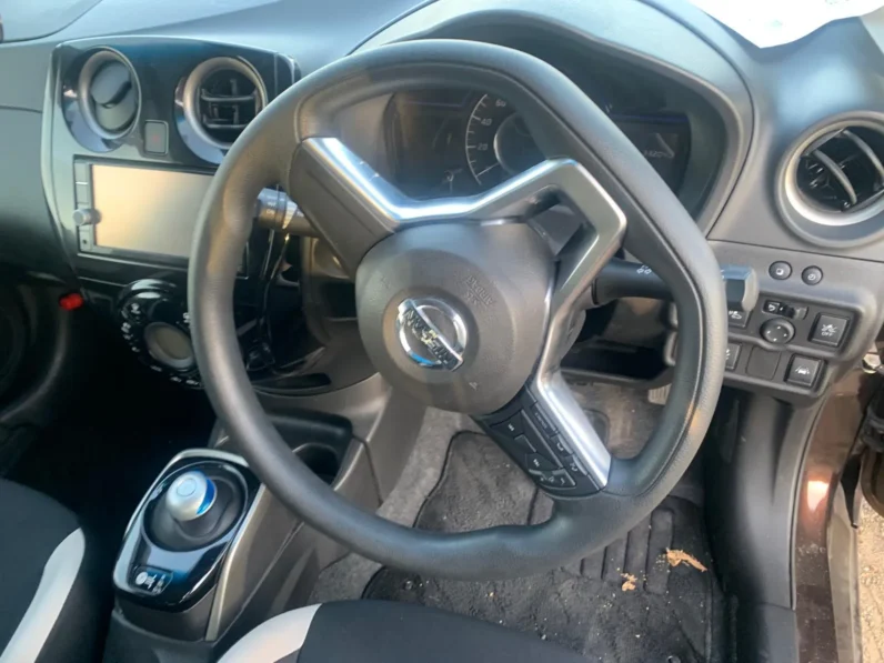 
								Nissan Note E-Power 2020 full									