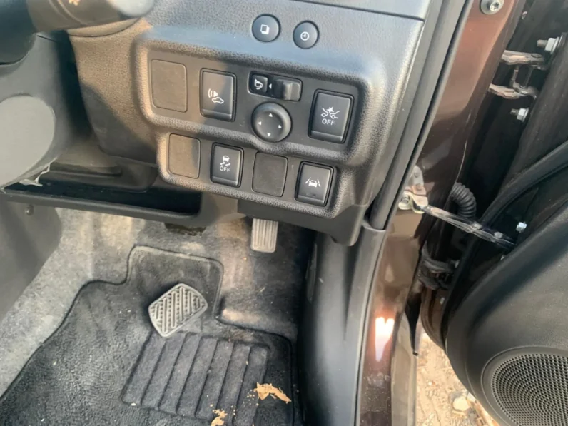 
								Nissan Note E-Power 2020 full									