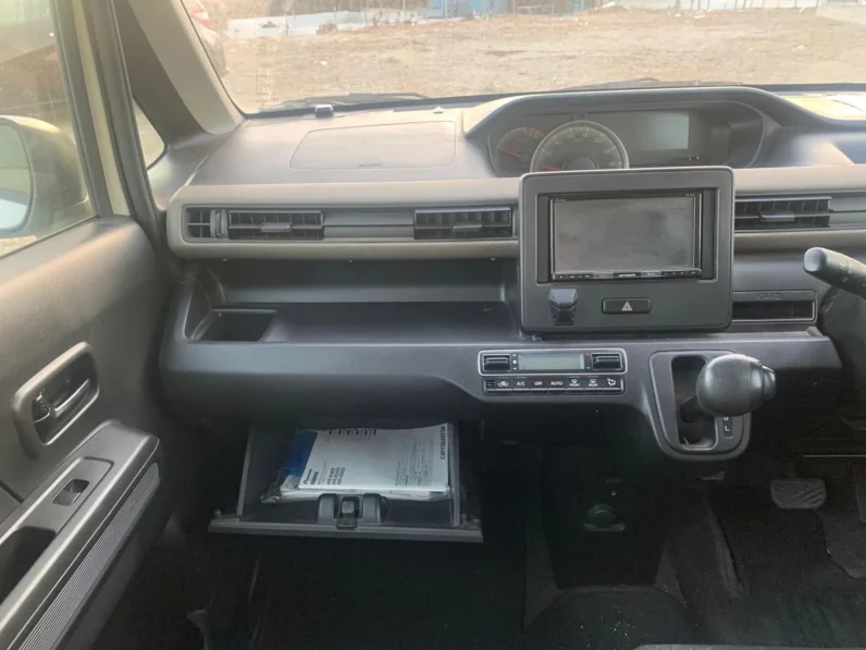 
								Suzuki Wagon R Hybrid 2020 FX full									