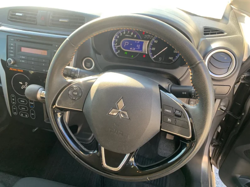 
								Mitsubishi eK Custom 2019 Active Gear full									
