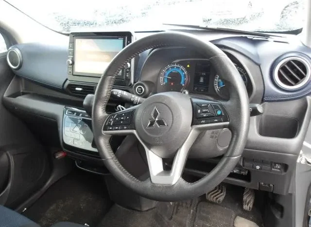 
								Mitsubishi eK X 2019 Hybrid G MI-Pilot full									