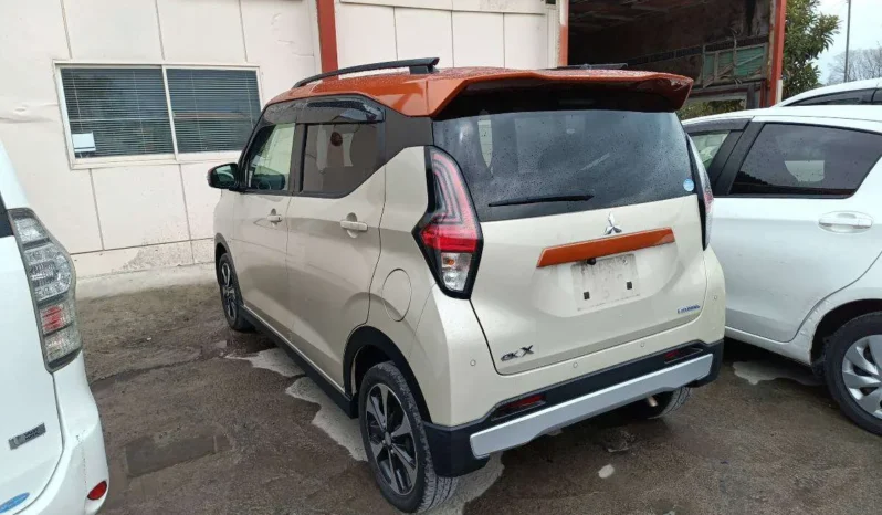 
								Mitsubishi ek X 2019 Hybrid Turbo MI-Pilot Two Tone full									