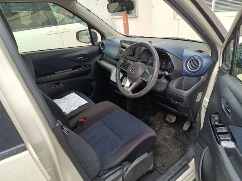 
								Mitsubishi ek X 2019 Hybrid Turbo MI-Pilot Two Tone full									