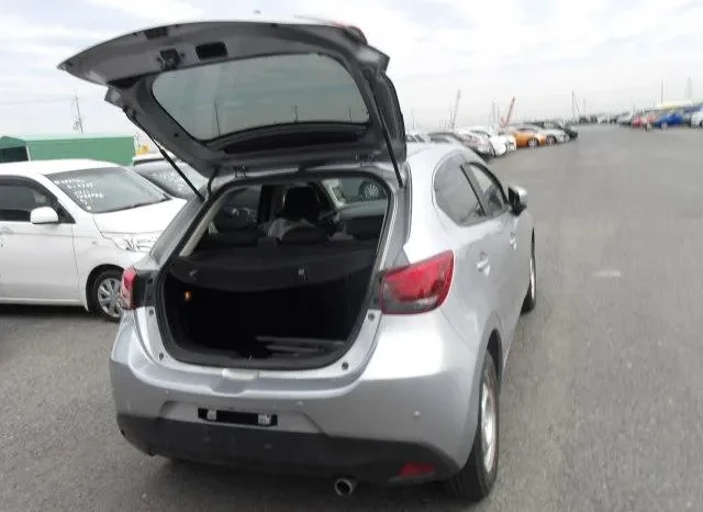 
								Mazda Demio AWD 2019 Petrol 15S Touring full									