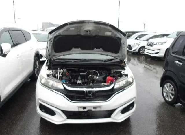 
								Honda Fit 2019 13G F Non Hybrid 4WD full									