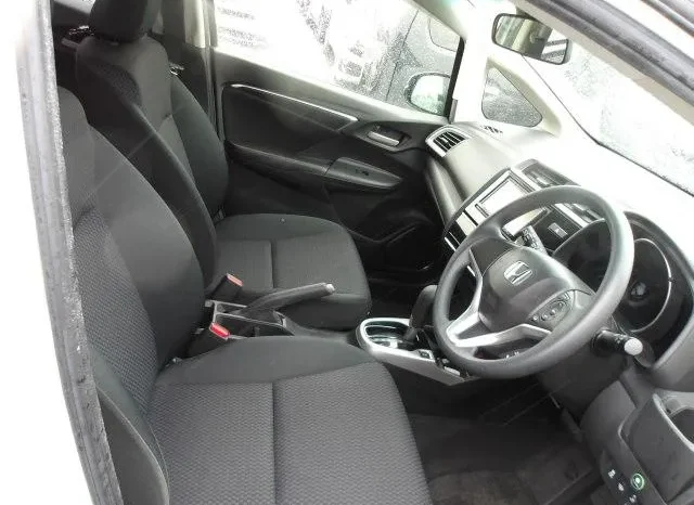 
								Honda Fit 2019 13G F Non Hybrid 4WD full									