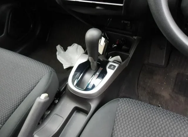 
								Honda Fit 2019 13G F Non Hybrid 4WD full									
