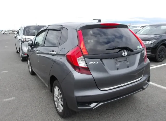 
								Honda Fit 2019 13G L Non Hybrid 4WD full									
