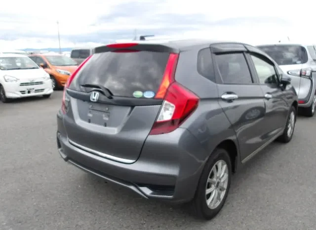 
								Honda Fit 2019 13G L Non Hybrid 4WD full									