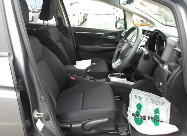 
								Honda Fit 2019 13G L Non Hybrid 4WD full									