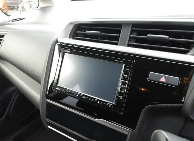 
								Honda Fit 2019 13G L Non Hybrid 4WD full									
