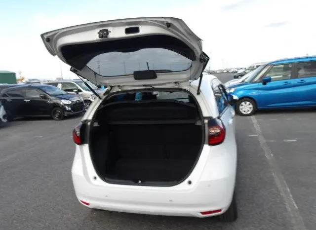 
								Honda Fit e-HEV 2020 full									