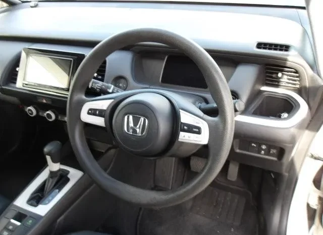 
								Honda Fit e-HEV 2020 full									