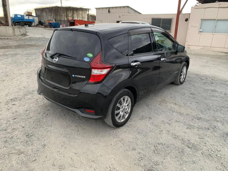 
								Nissan Note E-Power 2019 Medalist full									