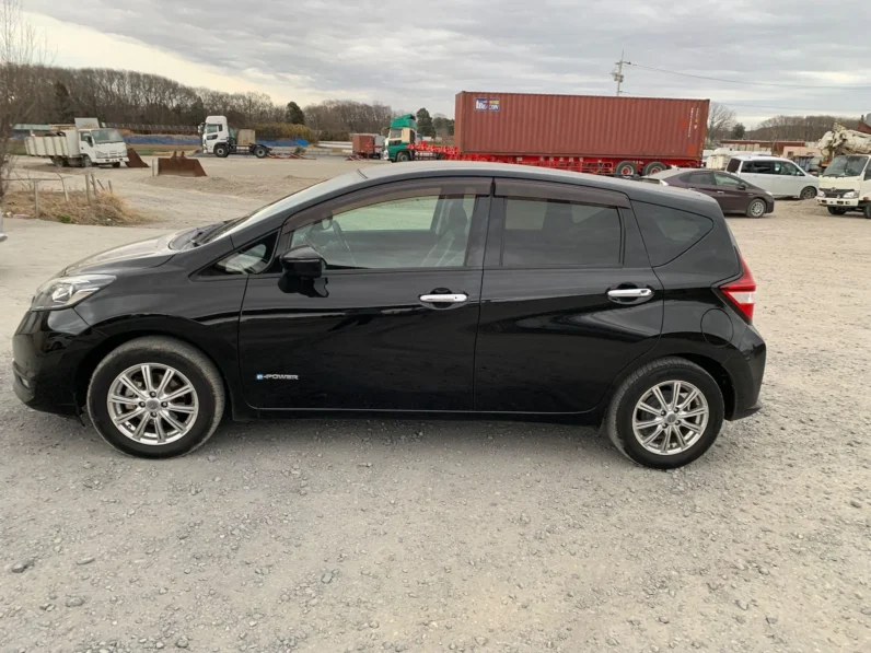 
								Nissan Note E-Power 2019 Medalist full									